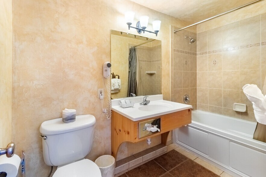 More Photos Of 221 Byers Ave, Hot Sulphur Springs Hotel For Sale