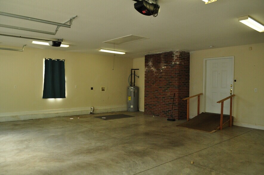 More Photos Of 6447 Rutledge Pike, Knoxville Office For Sale