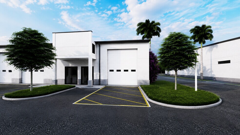 More Photos Of 13601 Saddle Rd, Fort Myers Showroom For Lease