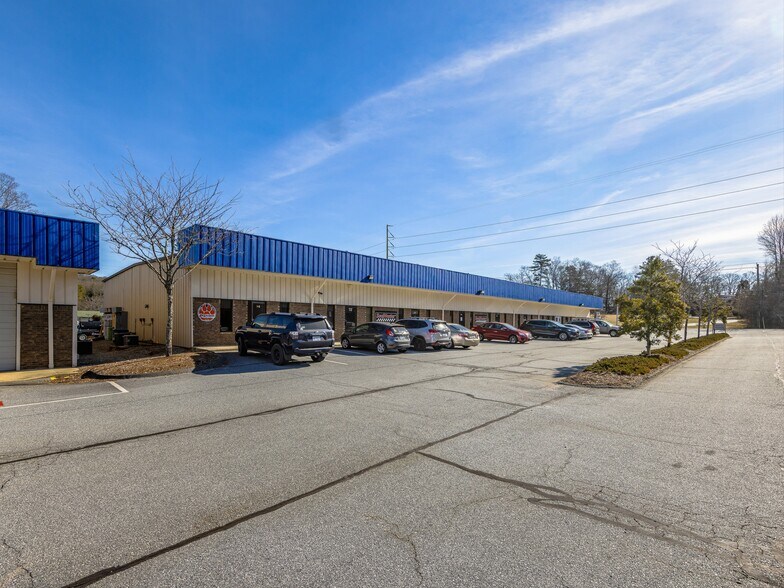 More Photos Of 44 Buck Shoals Rd, Arden Unknown For Lease