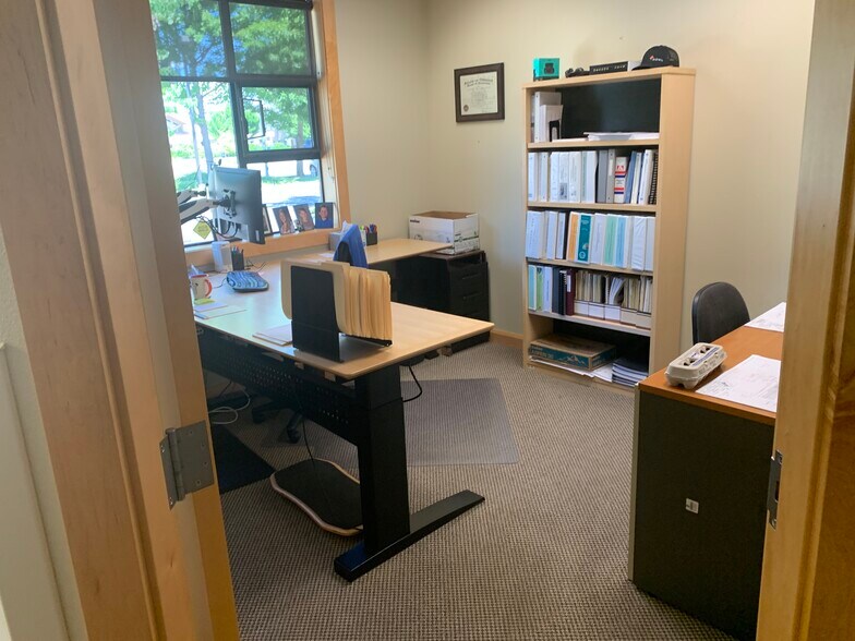More Photos Of 831 O'Hare Pky, Medford Medical For Lease
