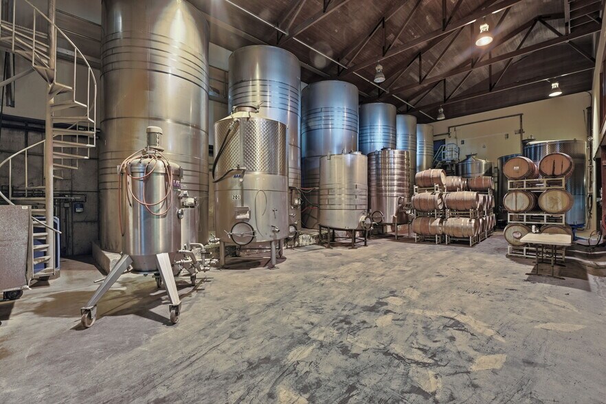 More Photos Of 1500 Vintage Rd, Zillah Winery Vineyard For Sale