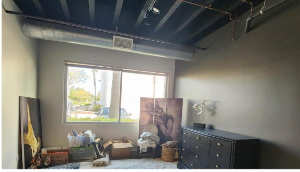 More Photos Of 4011 Avenida de la Plata Dr, Oceanside Manufacturing For Sale