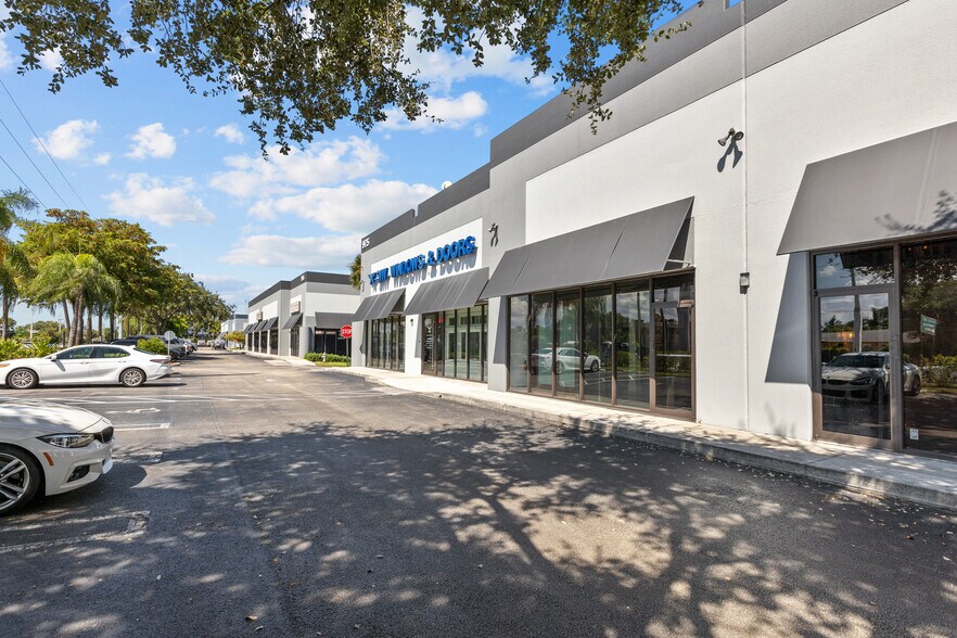 More Photos Of 955 S Congress Ave, Delray Beach Showroom For Lease