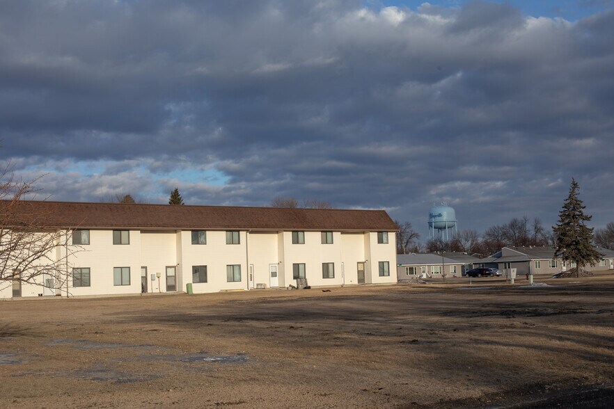 More Photos Of 114 8th Ave SE, Mayville Apartments For Sale