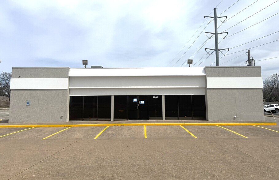 Primary Photo Of 2800 Brown Trl, Bedford Medical For Sale