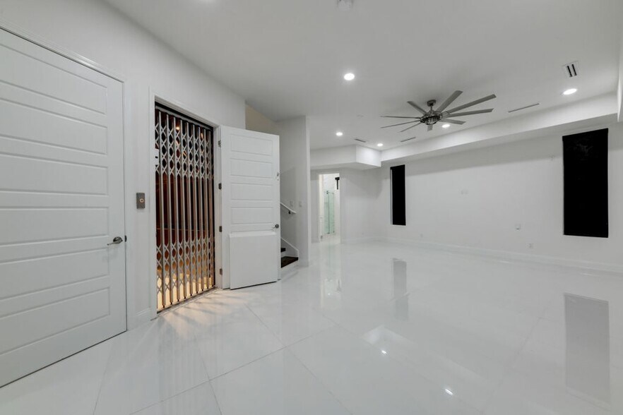 More Photos Of 727 E Park Ave, San Antonio Specialty For Sale