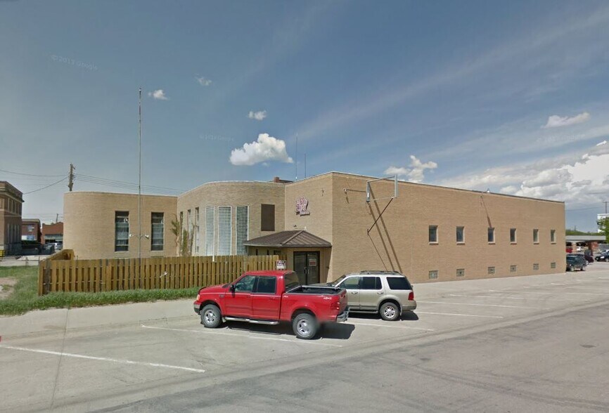 Primary Photo Of 247 Bordeaux St, Chadron Freestanding For Sale