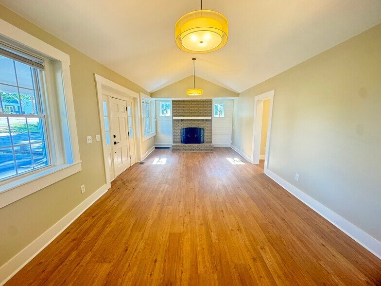 More Photos Of 1102 Kirkland Avenue, Nashville Office Residential For Lease