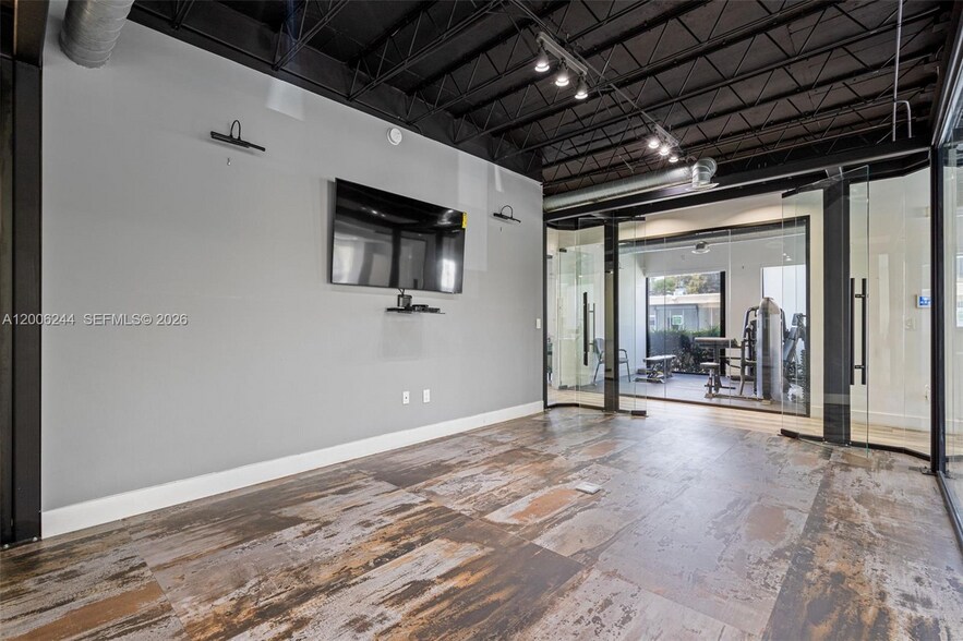 More Photos Of 4885 NW 7th Ave, Miami Office For Sale