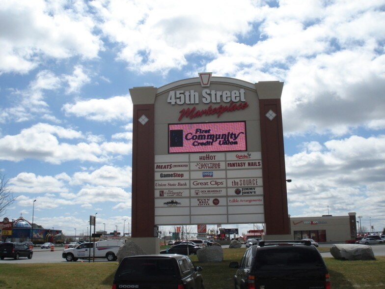 More Photos Of 1801 45th St S, Fargo Storefront For Lease