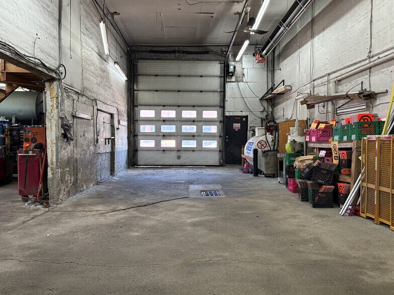 More Photos Of 4278 St Frontenac, Frontenac Auto Repair For Sale