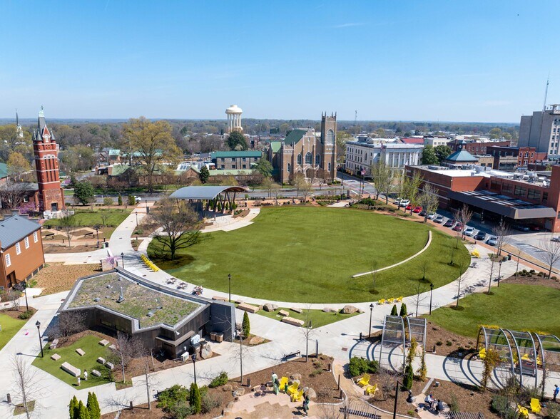 More Photos Of 115 S Jackson St, Salisbury Restaurant For Lease