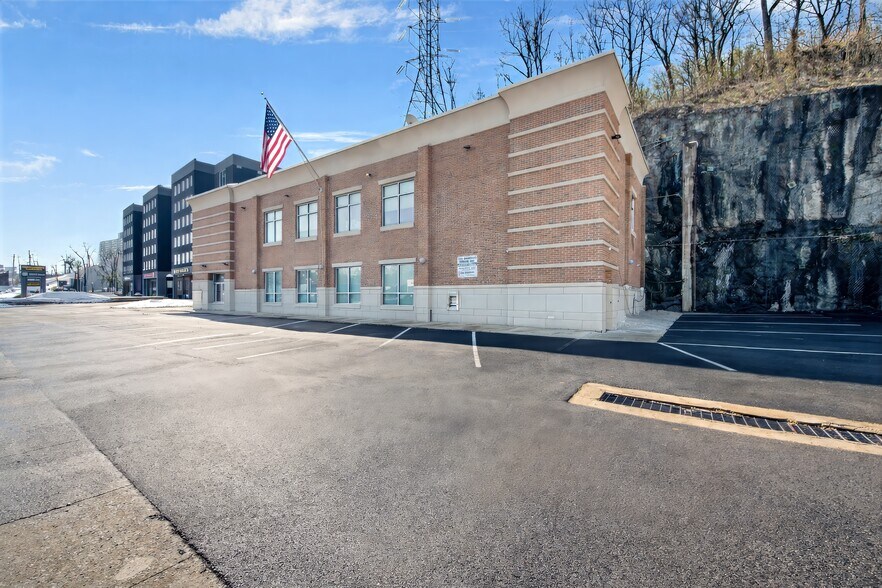 More Photos Of 2001 Central Park Ave, Yonkers Office For Sale