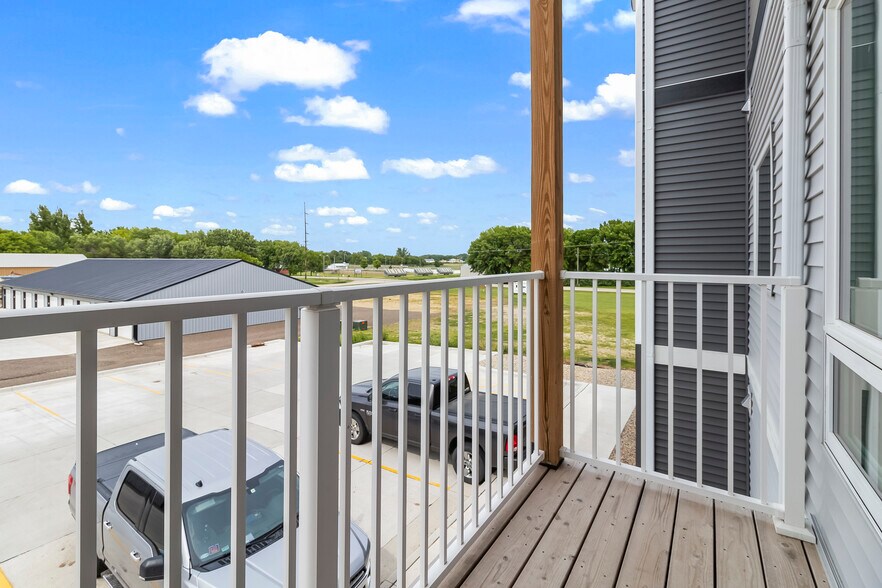 More Photos Of 120 & 124 W Hatting St, Luverne Apartments For Sale