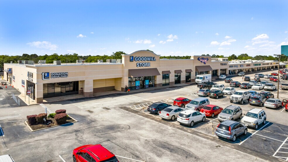 More Photos Of 2409-2469 Bay Area Blvd, Houston General Retail For Sale