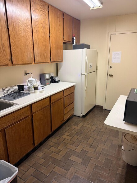 More Photos Of 2500 Santa Clara Ave, Alameda Office For Lease