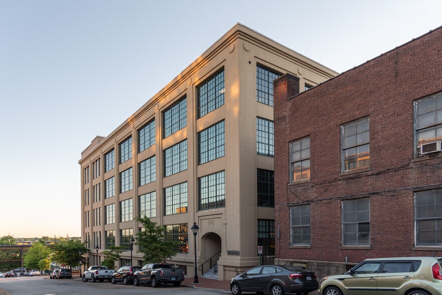 More Photos Of 2100 E Cary St, Richmond Office For Lease
