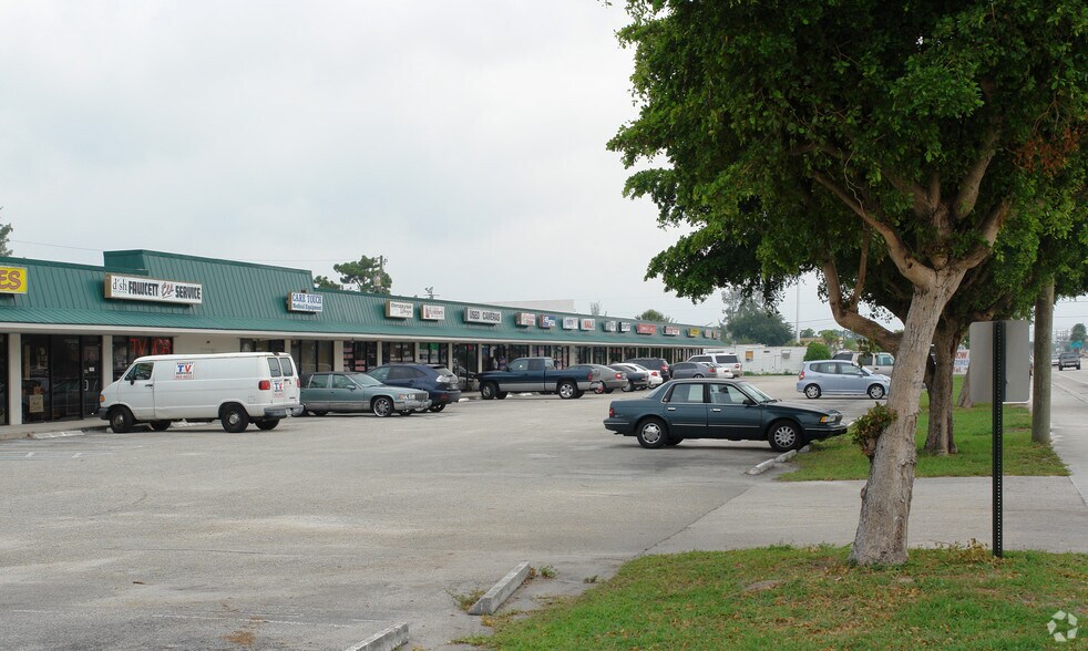 More Photos Of 3095 S Military Trl, Lake Worth Unknown For Lease