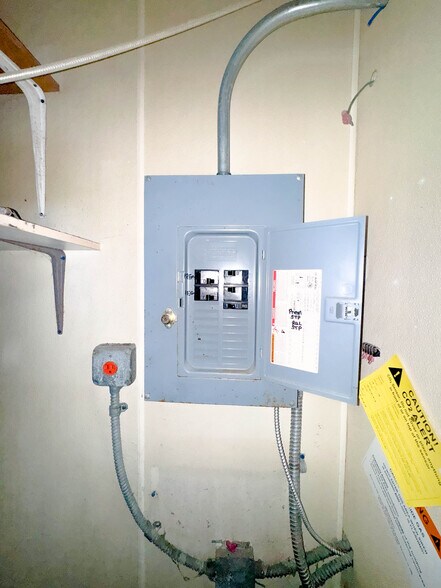 More Photos Of 938 W Colonial Dr, Orlando Freestanding For Lease