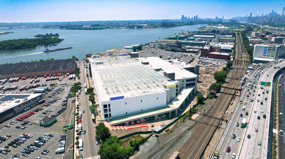 More Photos Of 920-980 E 149th St, Bronx Distribution For Lease