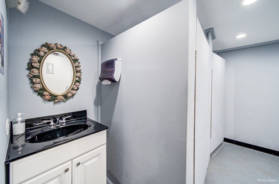 More Photos Of 1446 S 50th Ave, Cicero Religious Facility For Sale