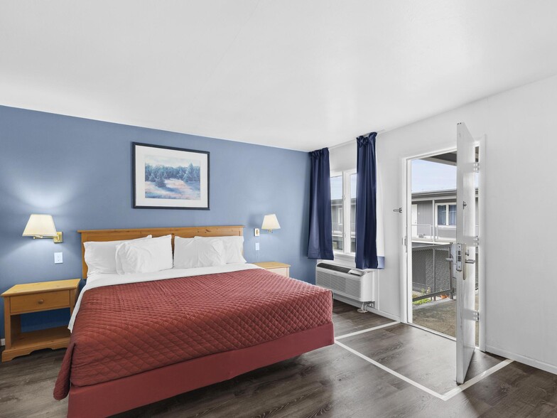 More Photos Of 935 9th Ave, Sidney Hotel For Sale