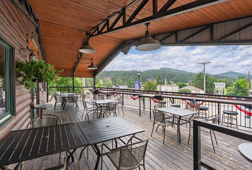 More Photos Of 158 Museum Dr, Hill City Restaurant For Sale