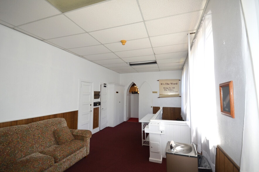 More Photos Of 630 Patterson Ave, Winston-Salem Religious Facility For Sale