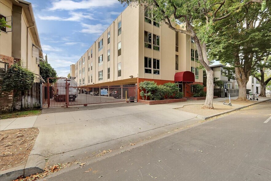 More Photos Of 2320 P St, Sacramento Apartments For Sale