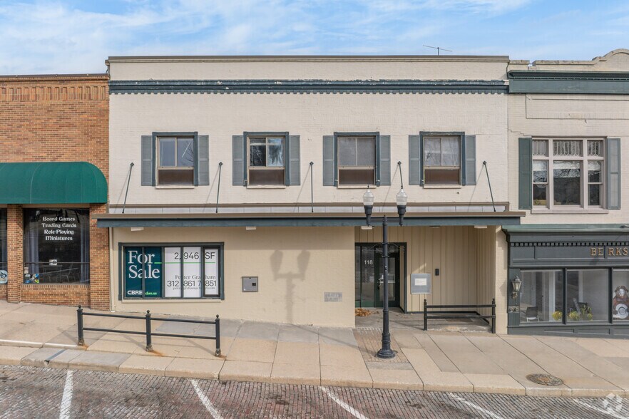 More Photos Of 118 Cass St, Woodstock Storefront For Sale