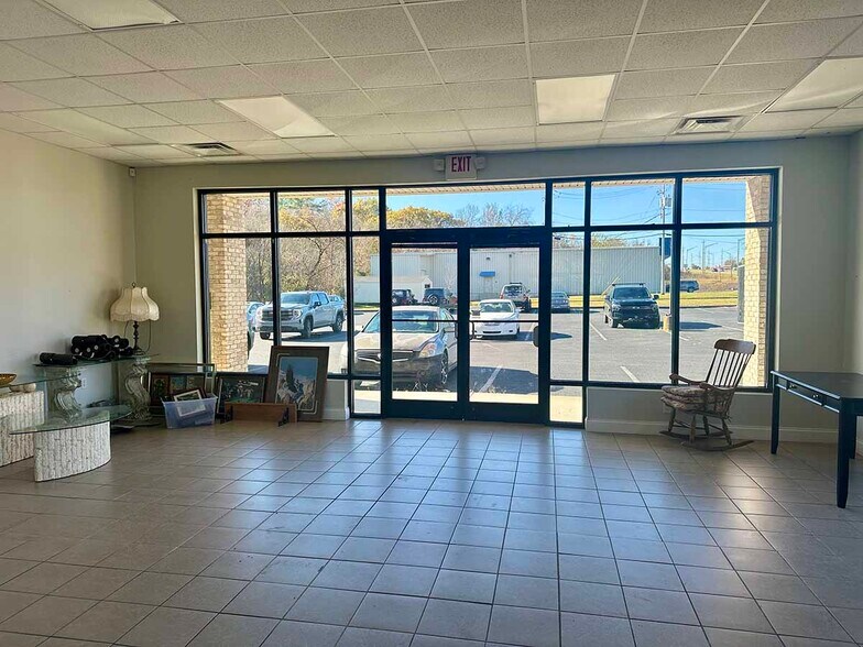 More Photos Of 3966 Bristol Hwy, Johnson City Freestanding For Sale