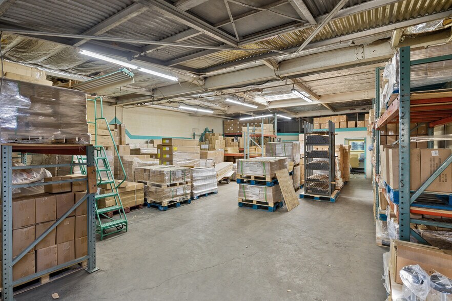 More Photos Of 1428 W South Central Park Ave, Anaheim Warehouse For Lease