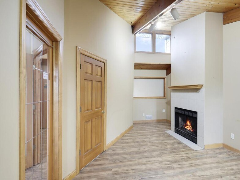 More Photos Of 14565-14579 Grand Ave S, Burnsville Office For Sale