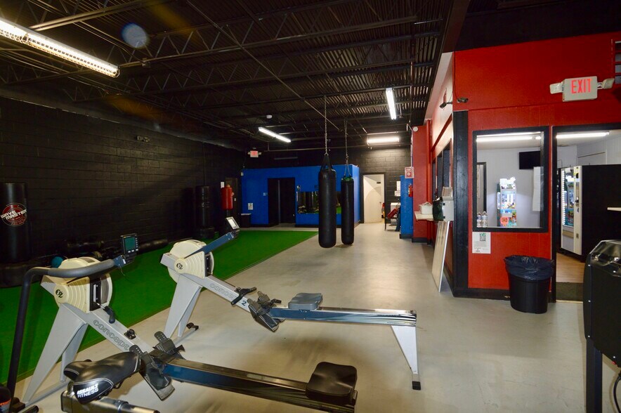 More Photos Of 1300 S Bolton St, Jacksonville Warehouse For Sale