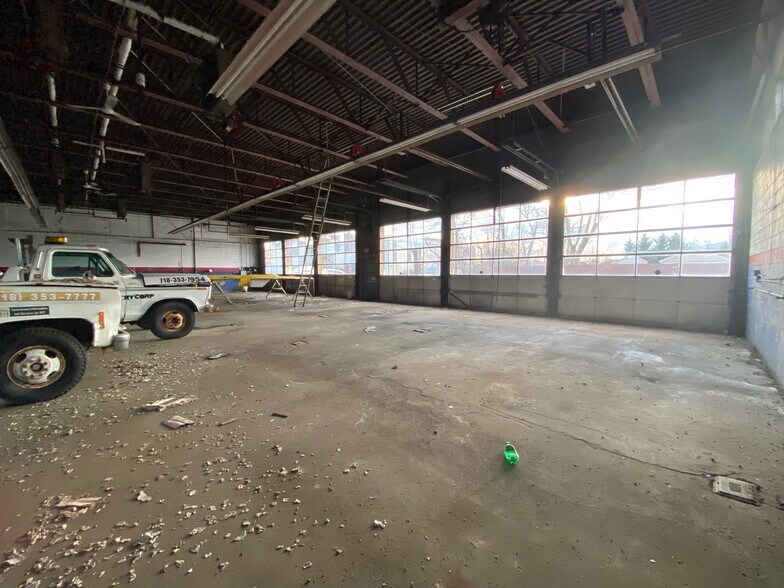 More Photos Of 1822-1836 Deer Park Ave, Deer Park Auto Repair For Sale