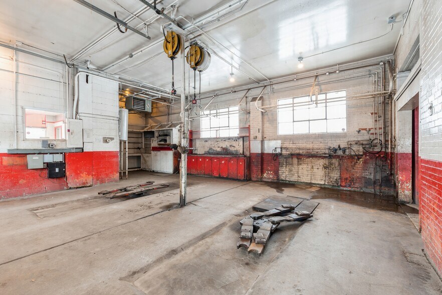 More Photos Of 196 3rd Avenue East N, Kalispell Service Station For Sale