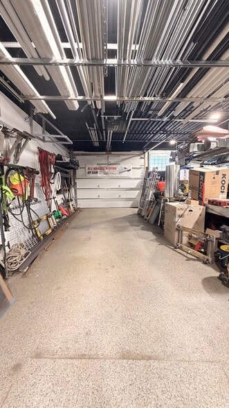 More Photos Of 5638 N Elston Ave, Chicago Office For Sale