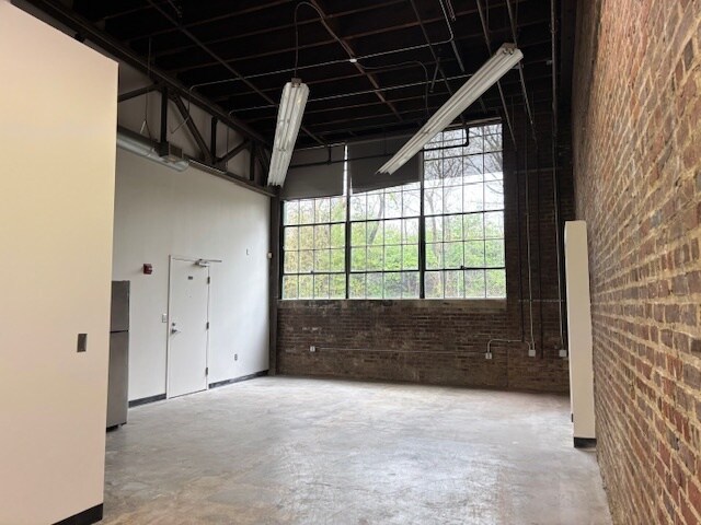 More Photos Of 887 W Marietta St NW, Atlanta Loft Creative Space For Lease
