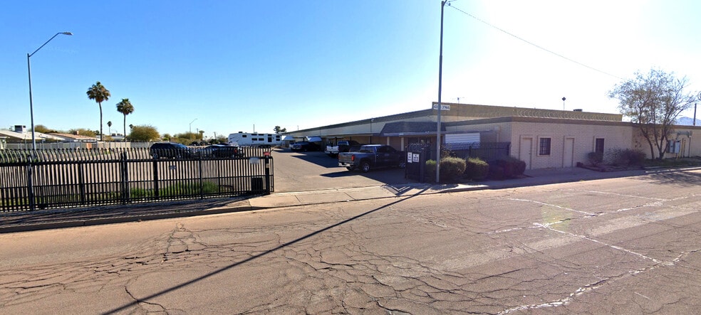 Primary Photo Of 439 S 3rd Ave, Avondale Manufacturing For Sale