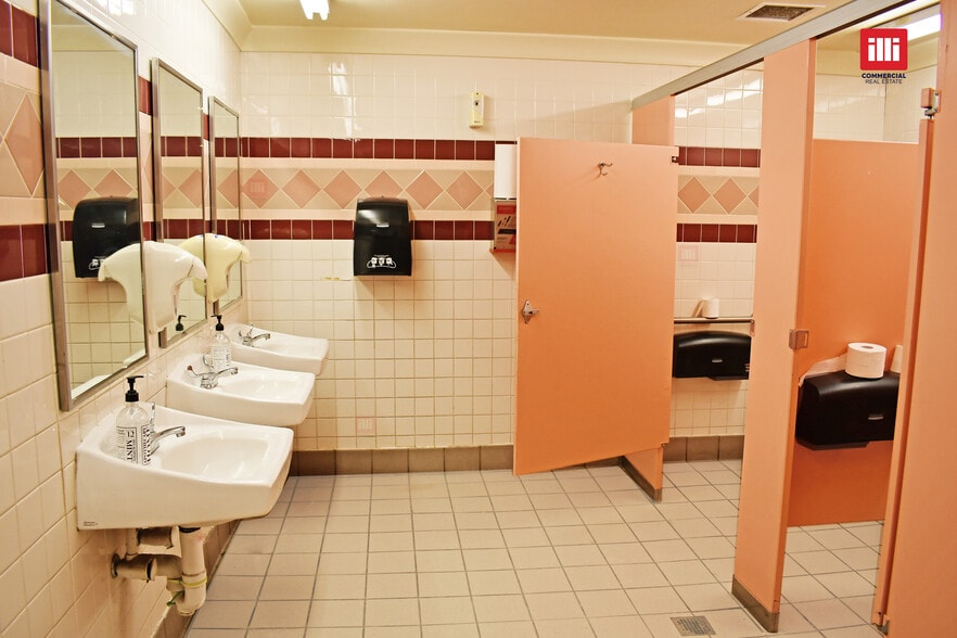 More Photos Of 1545 S Prairie Ave, Pueblo Freestanding For Sale