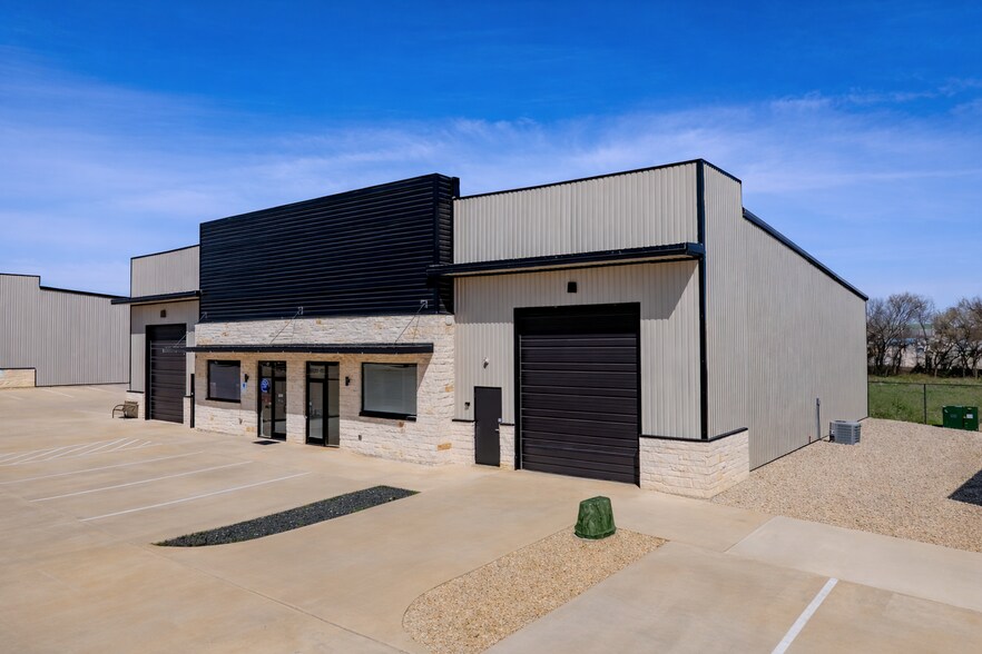 More Photos Of 4620 US 377 Hwy, Aubrey Unknown For Lease