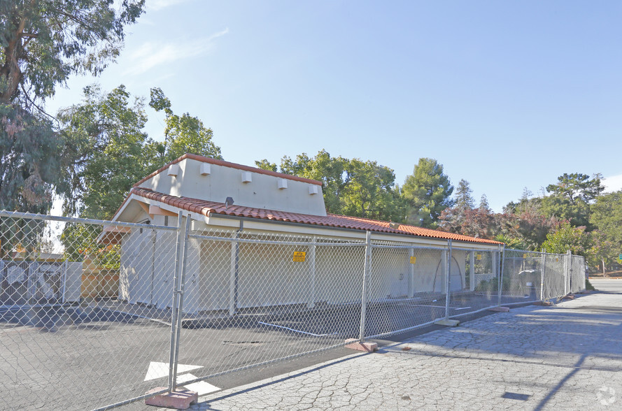 Primary Photo Of 2102 McKee Rd, San Jose Fast Food For Lease