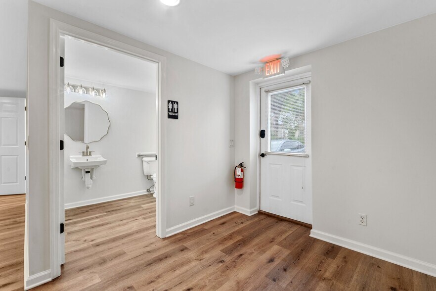 More Photos Of 609 Carteret St, Beaufort Storefront Retail Residential For Lease