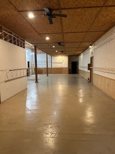 More Photos Of 893 E Fm 93, Temple Freestanding For Sale