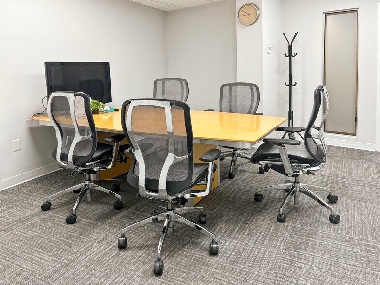 More Photos Of 729 E Pratt, Baltimore Coworking Space