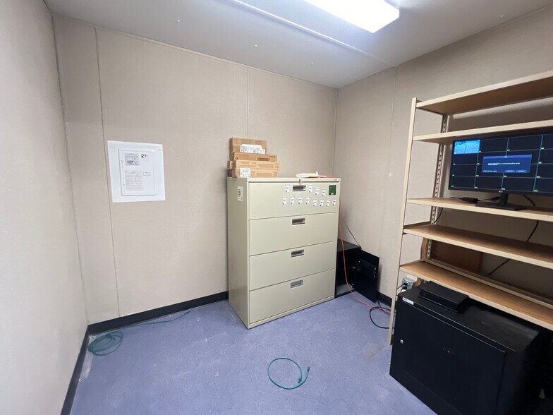 More Photos Of 629 Spruce Street, Sault Sainte Marie Industrial For Sale