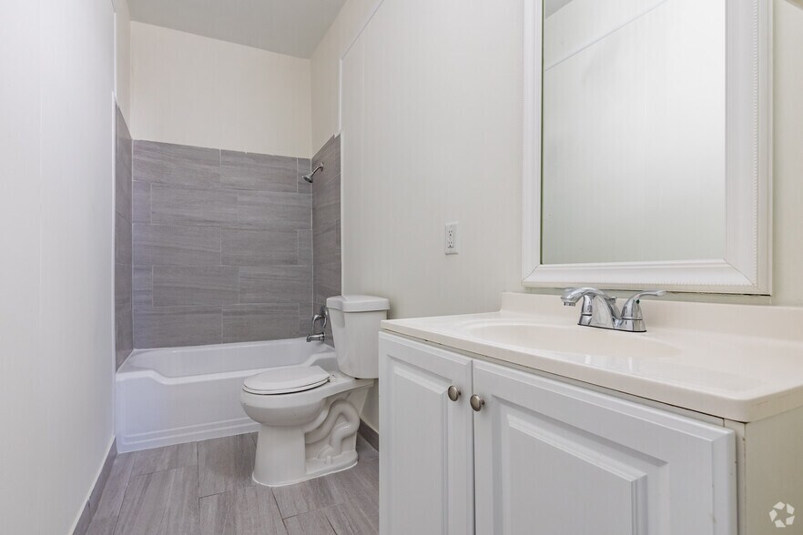 More Photos Of 218 N Pinellas Ave, Tarpon Springs Apartments For Sale