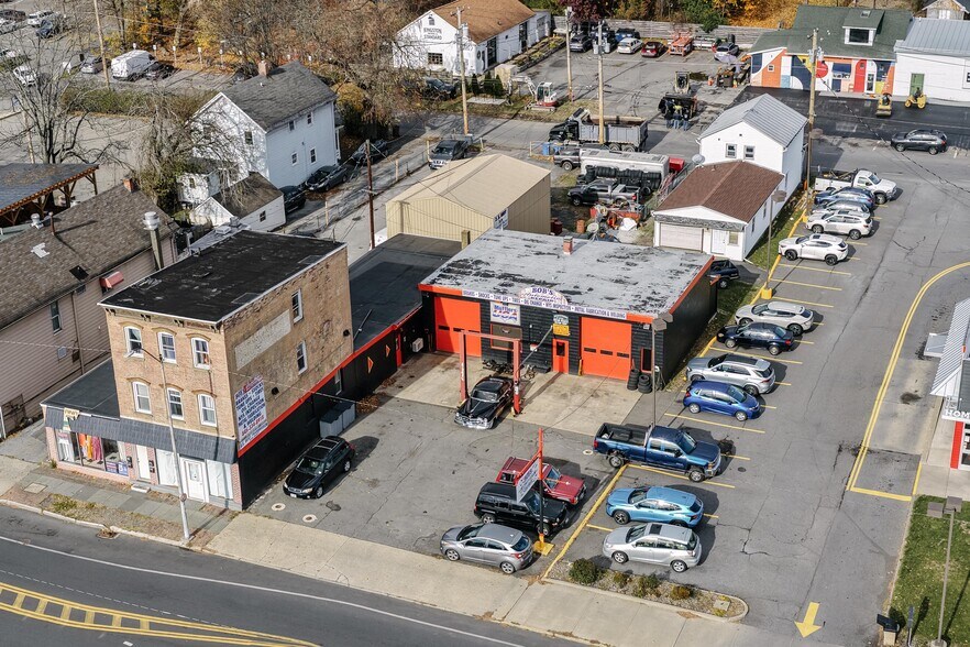 Primary Photo Of , Kingston General Retail For Sale
