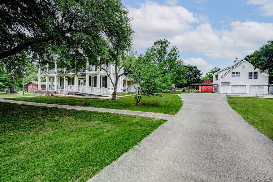 More Photos Of 902 Richmond Pky, Richmond Office Residential For Sale